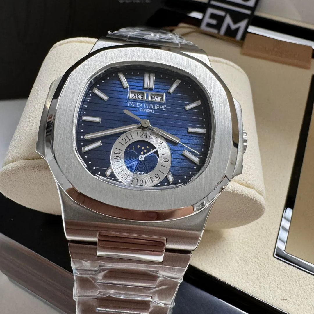 Patek Philippe Nautilus Blue Moonphase Automatic - Image 2
