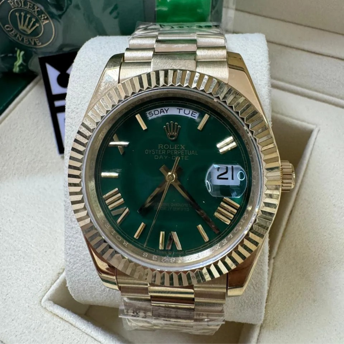 Rolex Day-Date 40 – Green Dial with Roman Numerals - Image 2