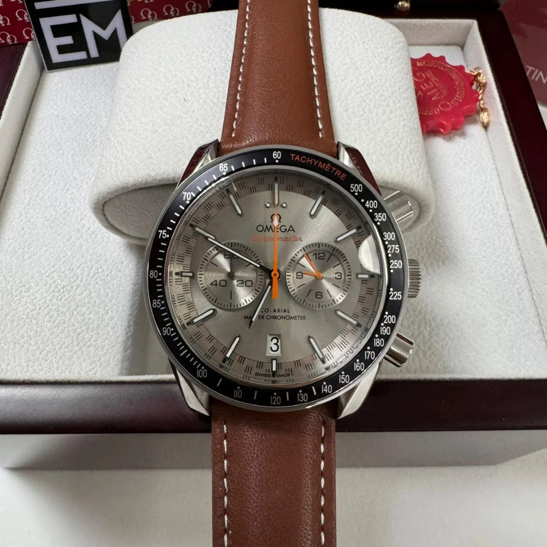 Omega Speedmaster Co-Axial Chronograph Gray/Orange – 42 mm Brown Leather Strap - Image 2