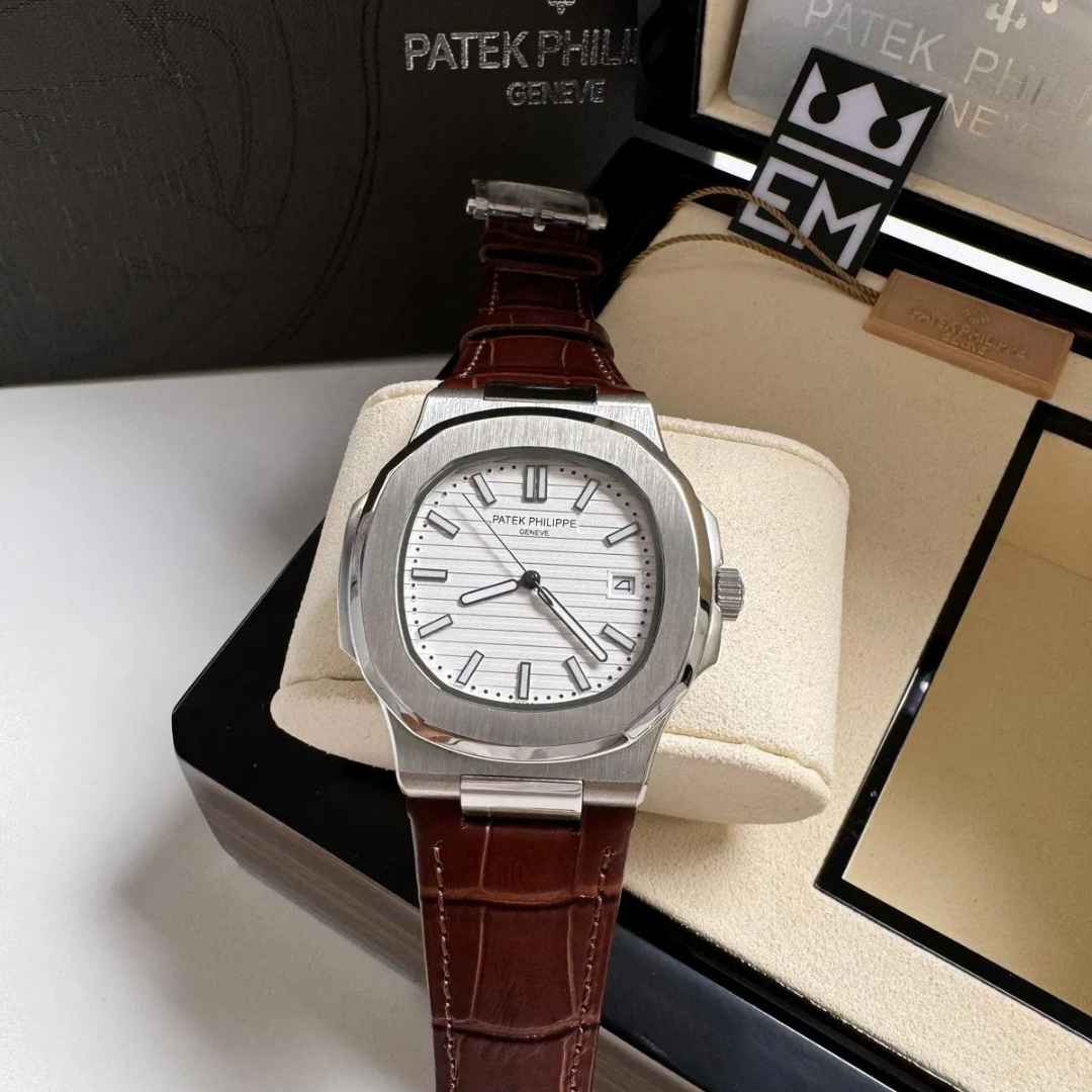 Patek Philippe Nautilus White Automatic 40mm - Image 3