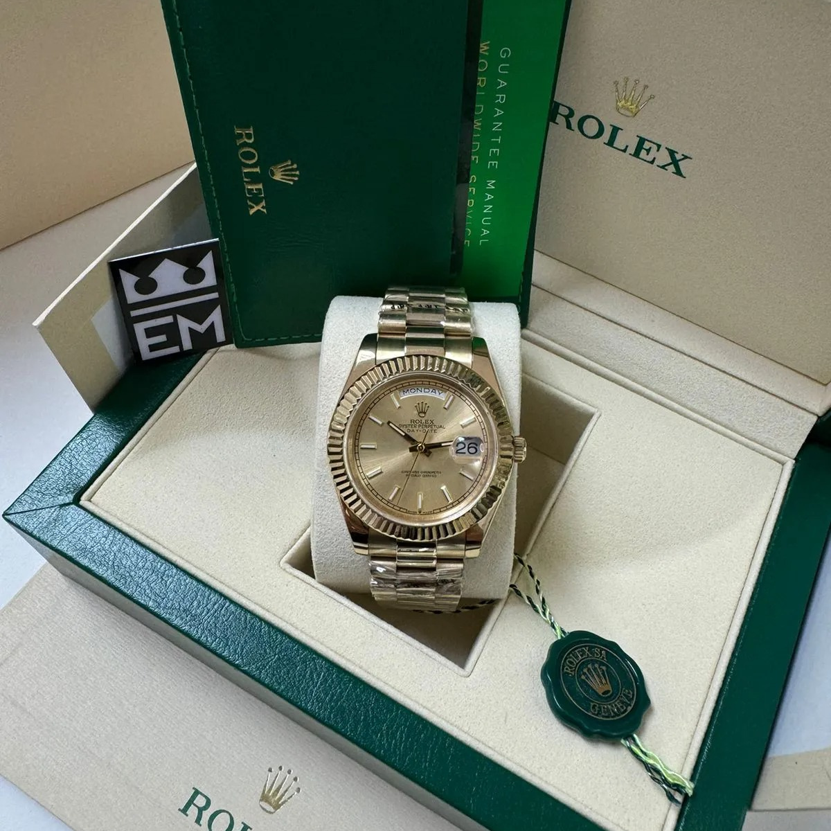 Rolex Day-Date 40 – Gold Dial - Image 3