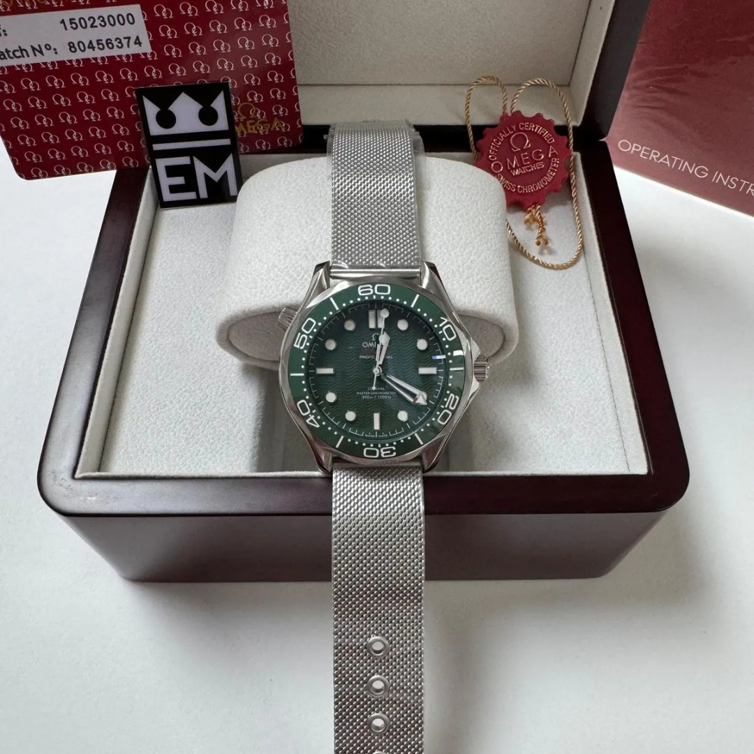 Omega Seamaster “Diver 300M” Green/Mesh Bracelet - Image 3