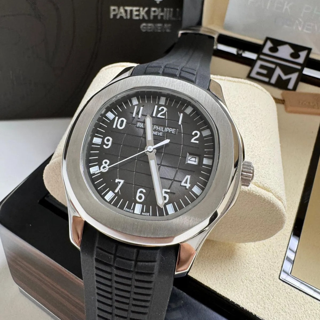 Patek Philippe Aquanaut Black Automatic 42 mm - Image 3