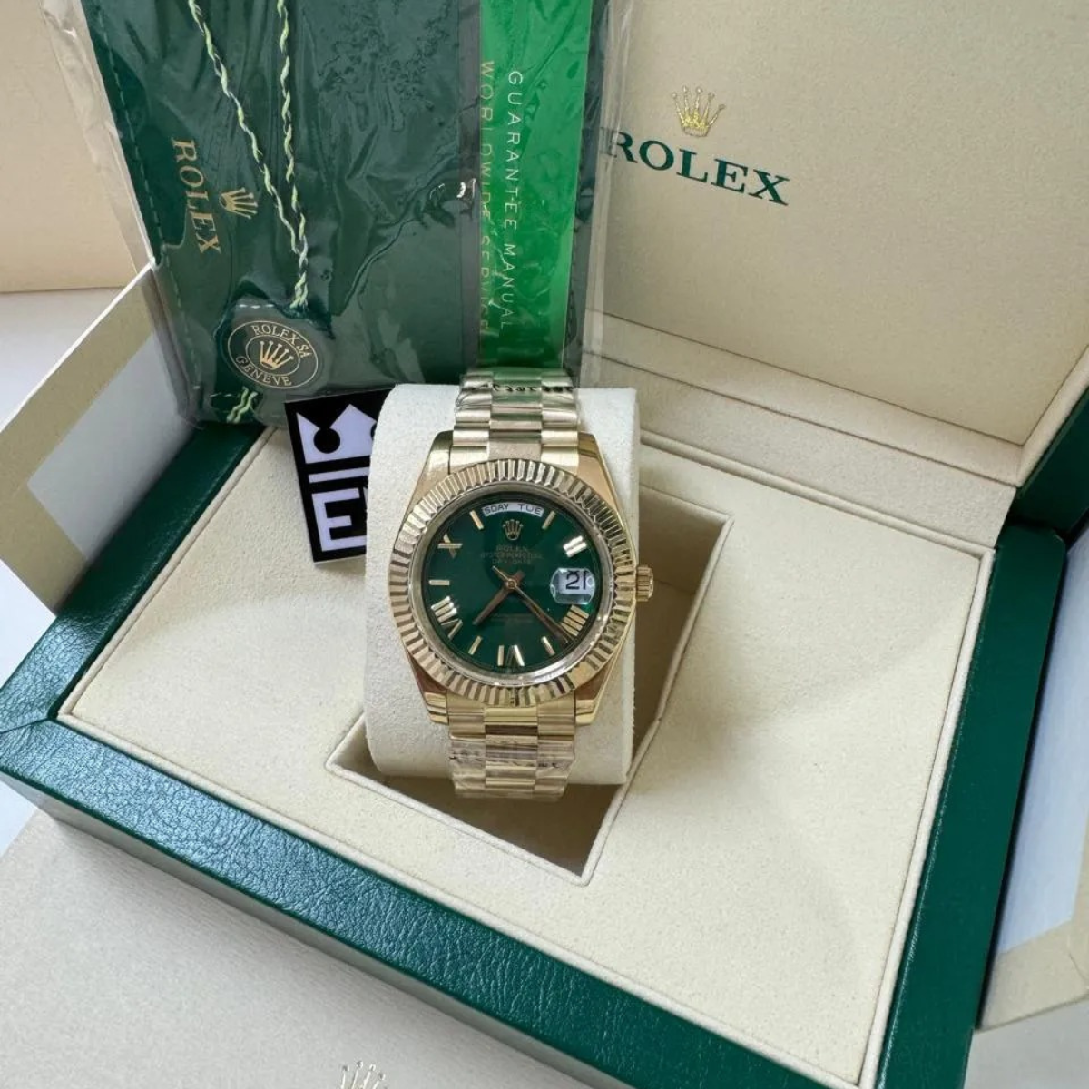 Rolex Day-Date 40 – Green Dial with Roman Numerals - Image 3