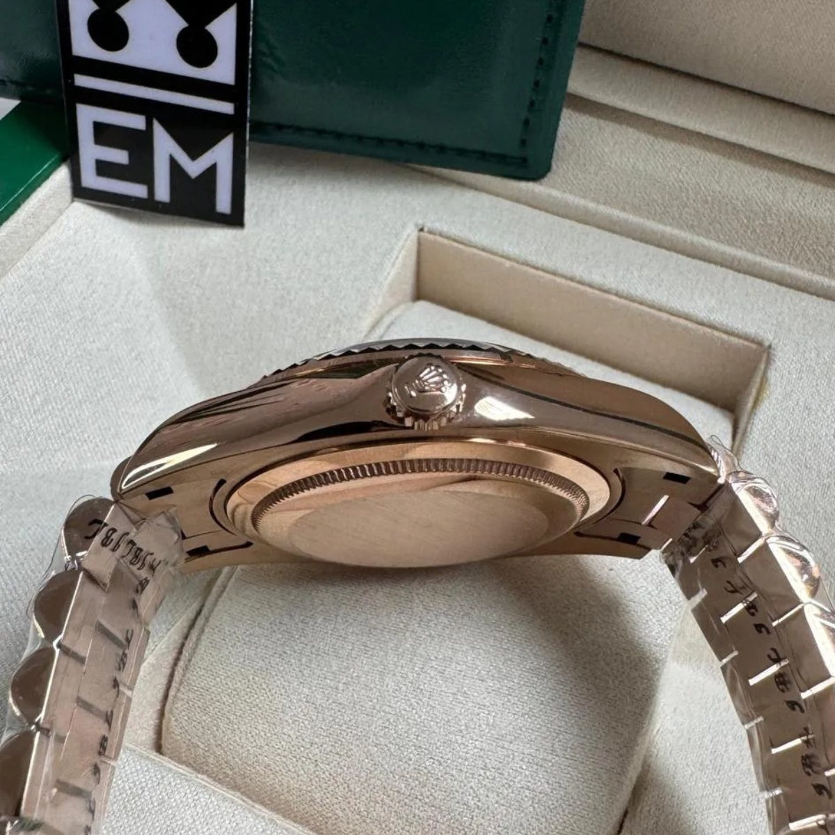 Rolex Day-Date 40 – Green Dial with Roman Numerals B - Image 4