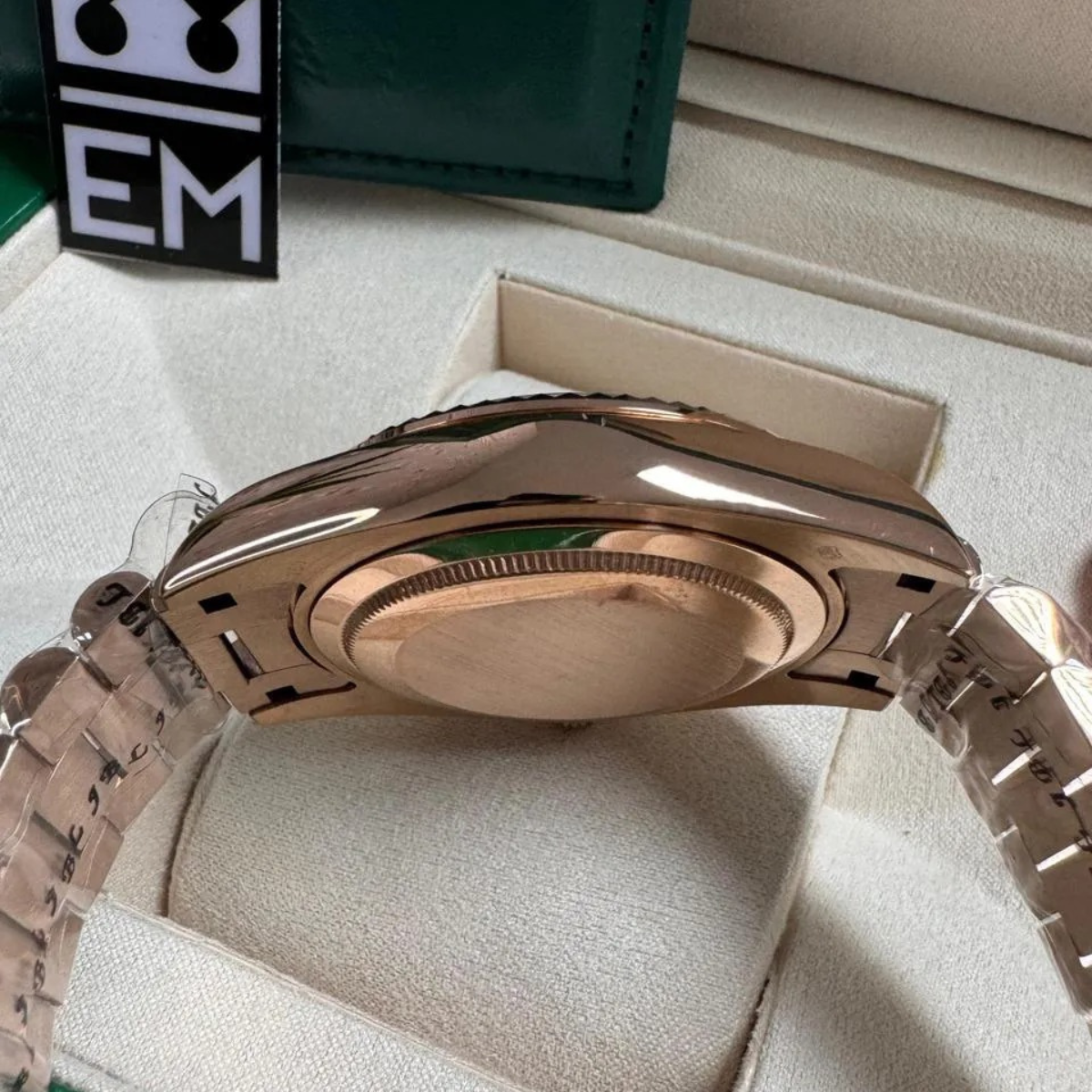 Rolex Day-Date 40 – Green Dial with Roman Numerals B - Image 5